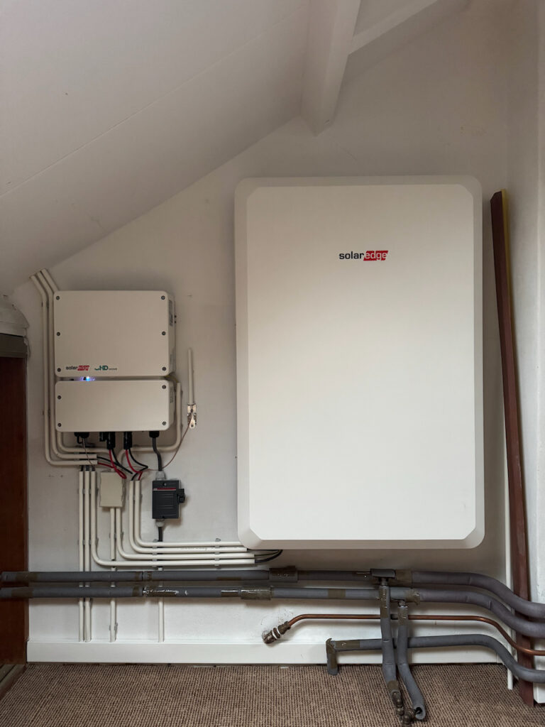 Zonnepanelen batterij en backup unit Dordrecht